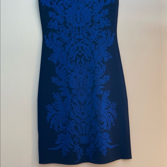 John & Jenn Dress heavy fabric never worn - Picture 5 of 6